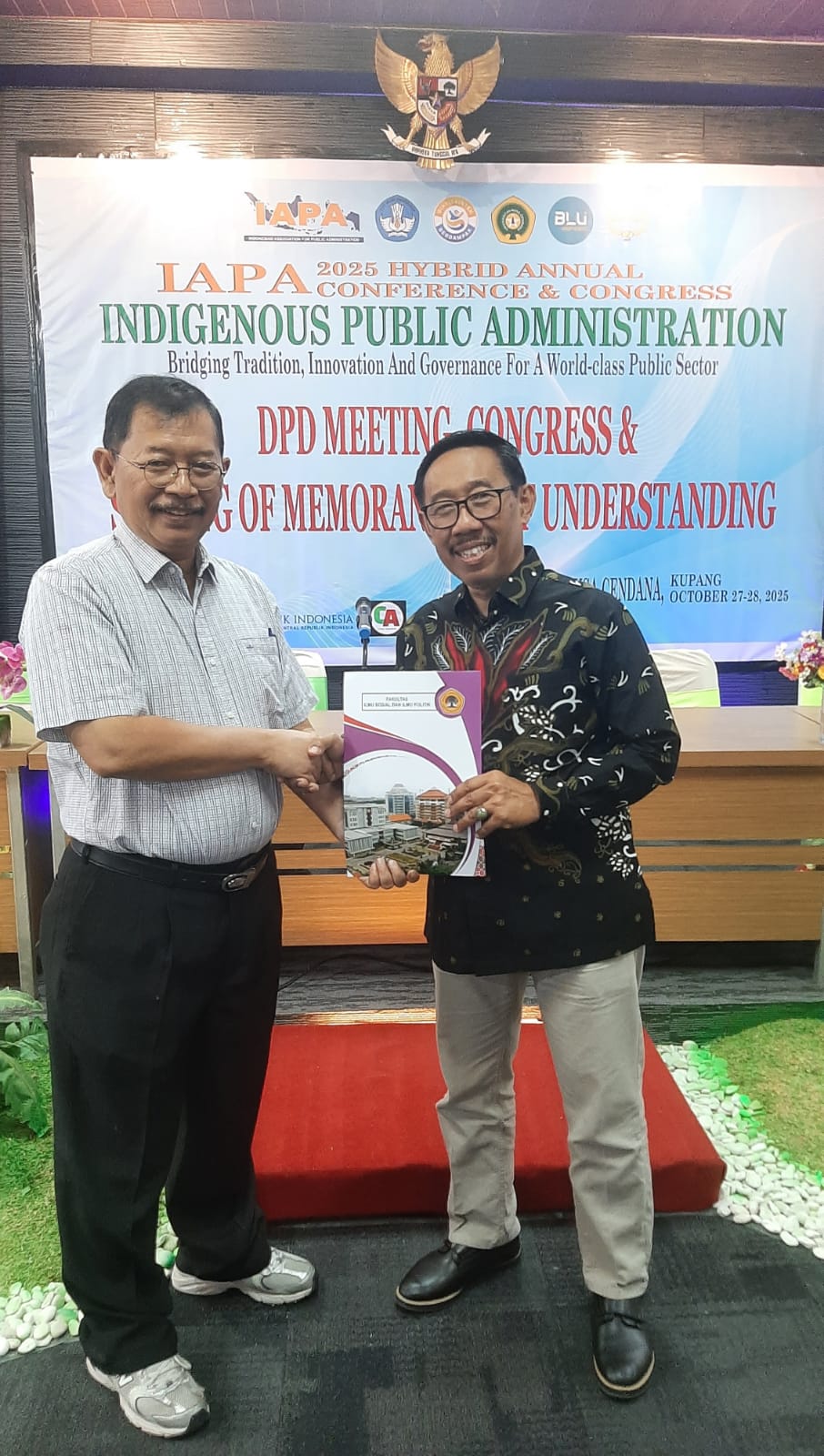 Penandatanganan Implementasi Kerjasama Bidang Pendidikan antara FISIP Universitas 17 Agustus 1945 Surabaya dan FISIP Universitas Gadjah Mada